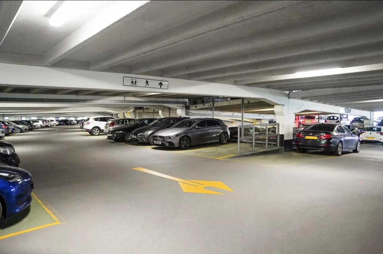 Deluxe City Apt, Beautiful River View,Free Parking No Balcony Leeds  Exterior foto